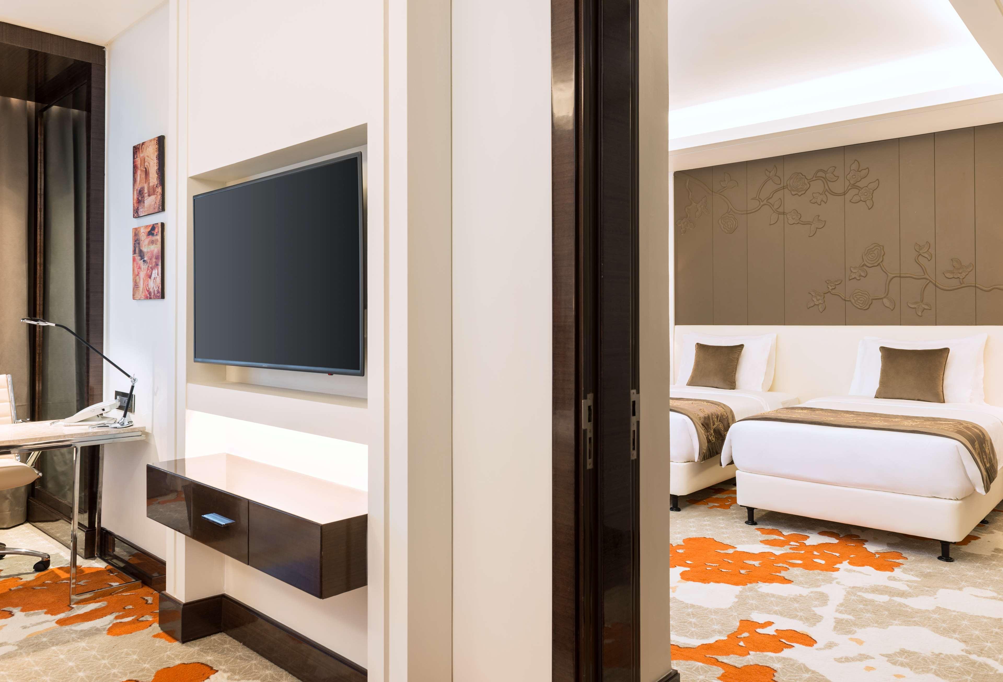 래디슨 블루 호텔, 아즈만 아지만 외부 사진 A suite at the hotel