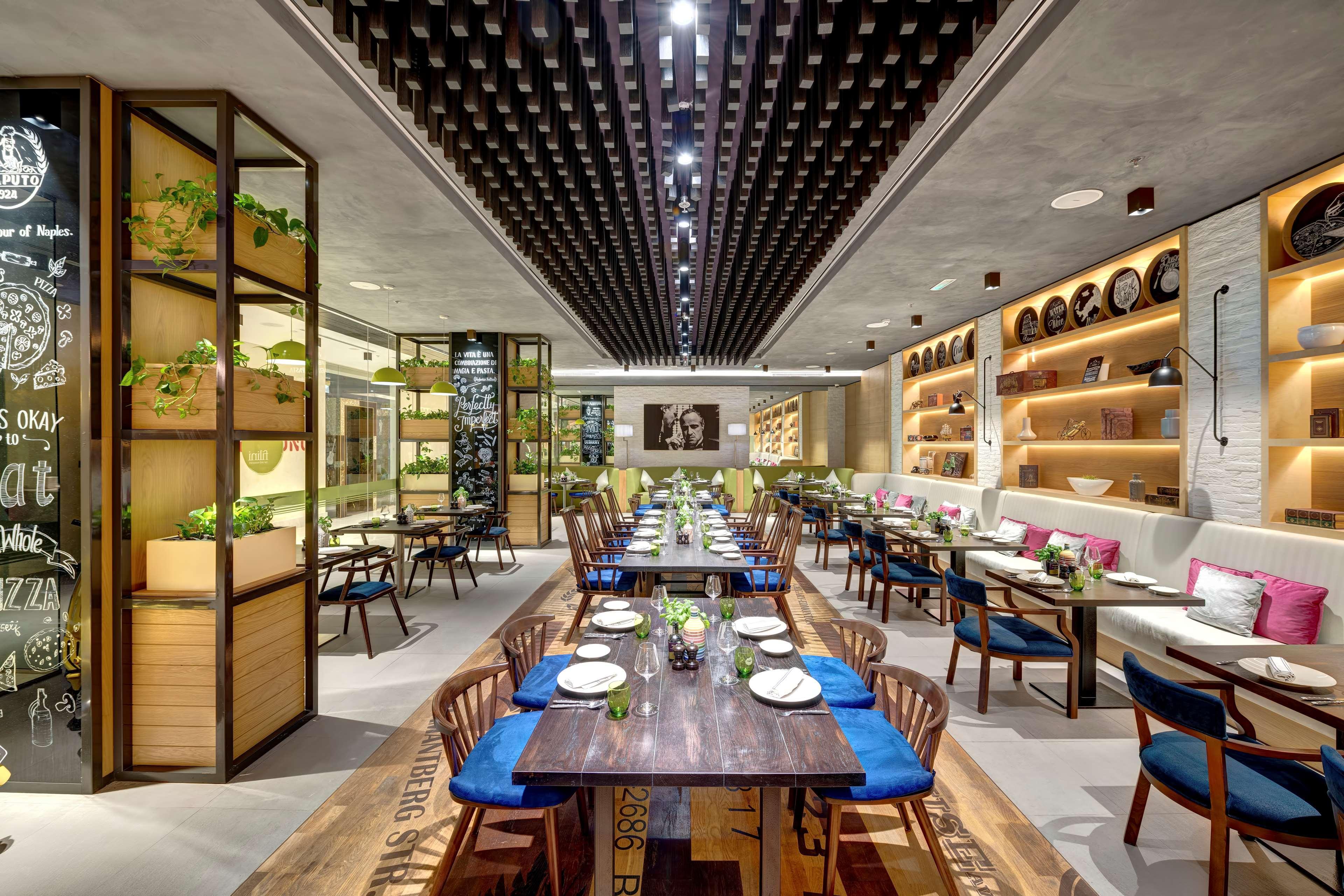 래디슨 블루 호텔, 아즈만 아지만 외부 사진 The restaurant